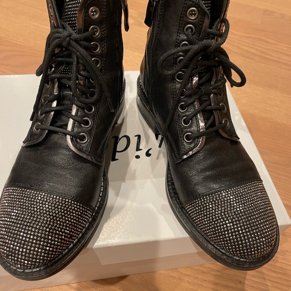 Black leather booties size 7 - Picture 8 of 9